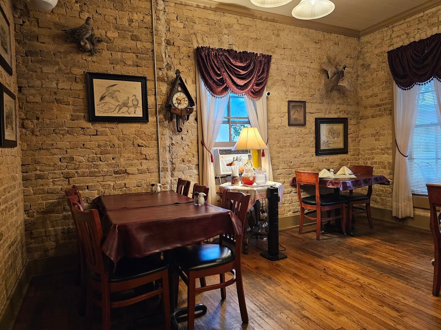 Alpine Haus Restaurant