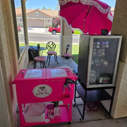 Baby Girl Bakes Cakes