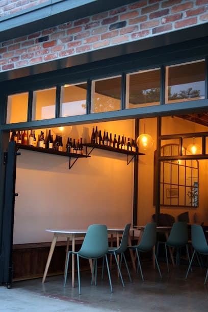 Buvons Wine Shop + Wine Bar