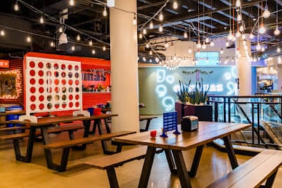 Commas Food Hall
