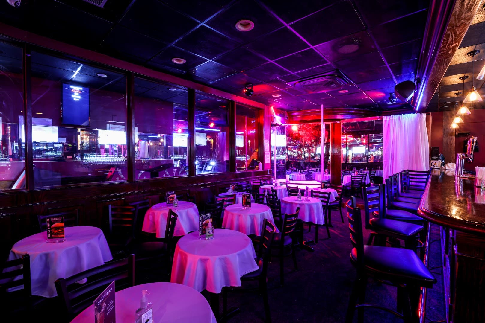 Crystal City Restaurant - Gentleman's Club