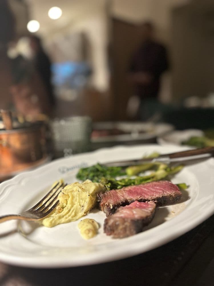 Daniel's, A Florida Steakhouse