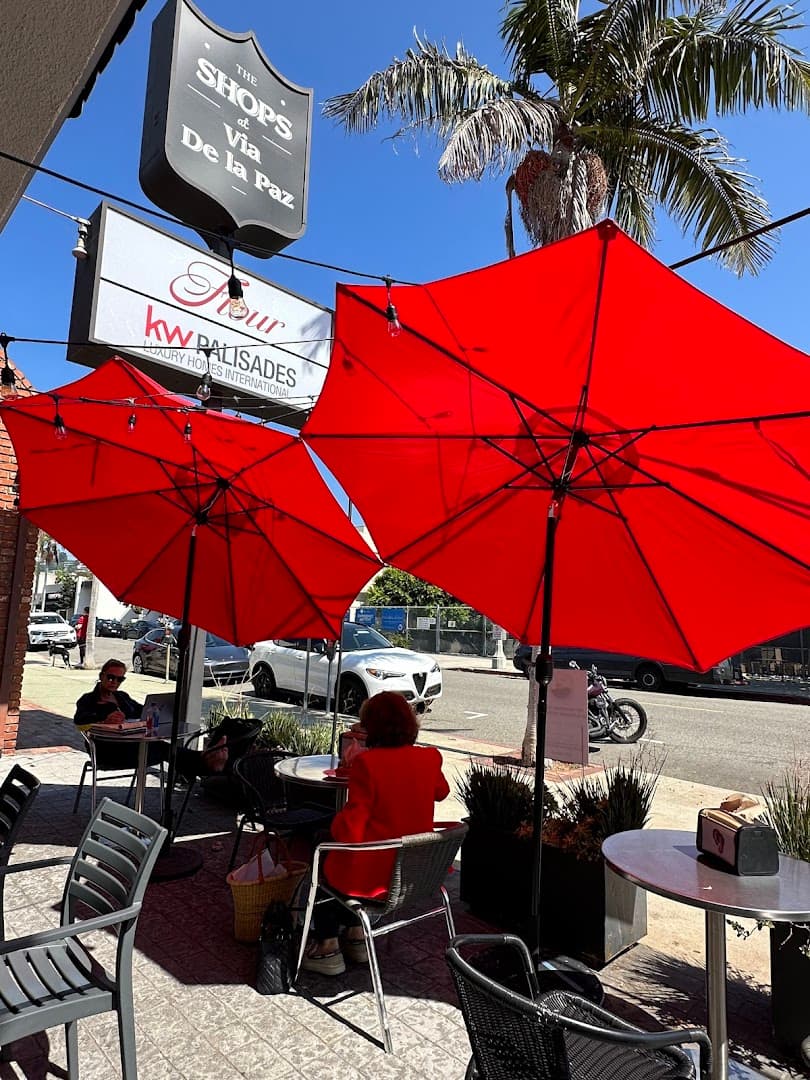 Flour Pizzeria & Cafe