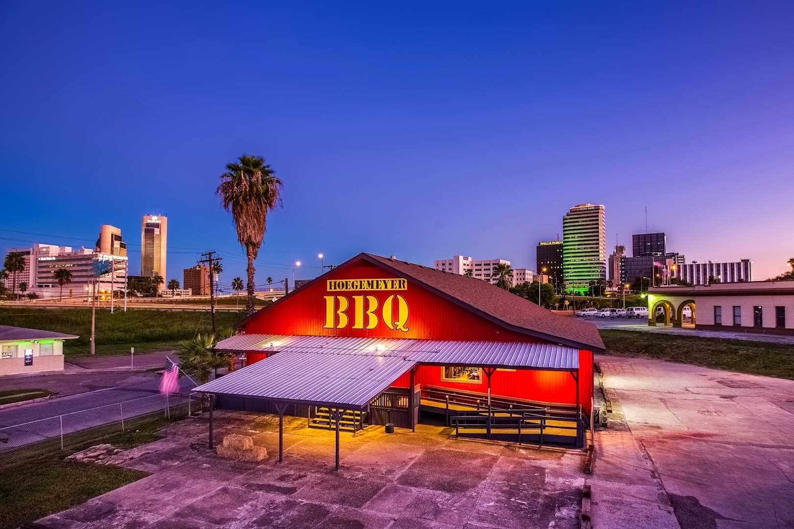 Hoegemeyer's Barbeque Barn