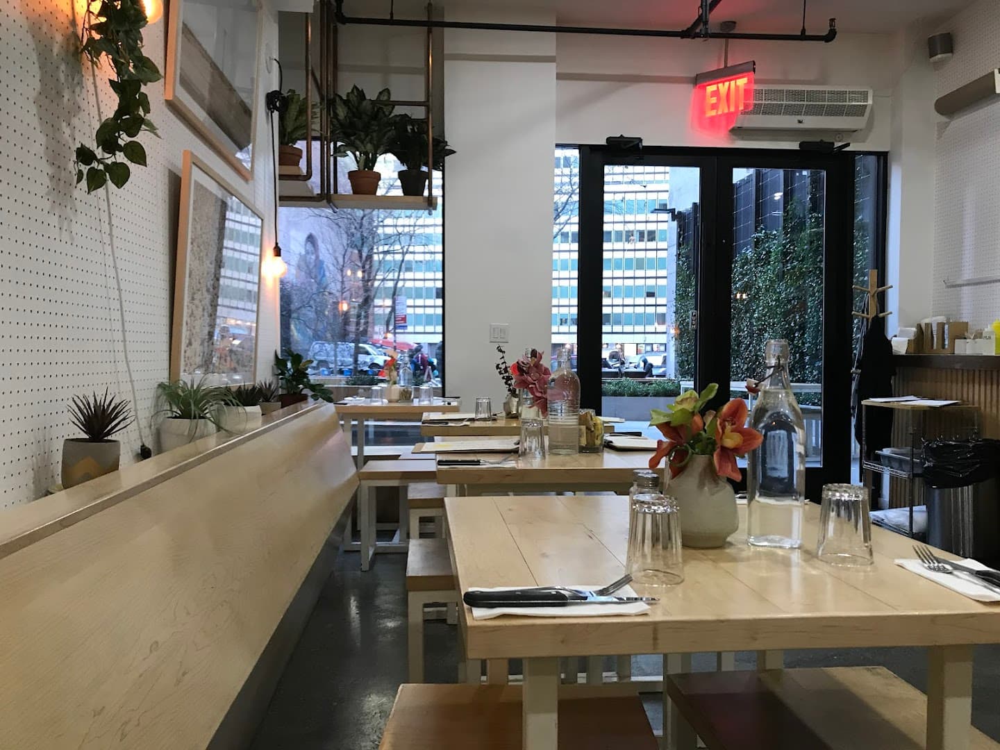 Hole In The Wall - FiDi