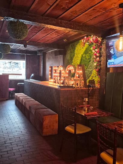 L' Roca Restaurant & Lounge