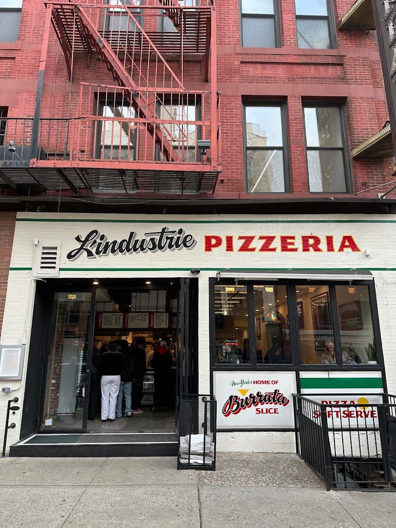 Lindustrie Pizzeria - Little Italy