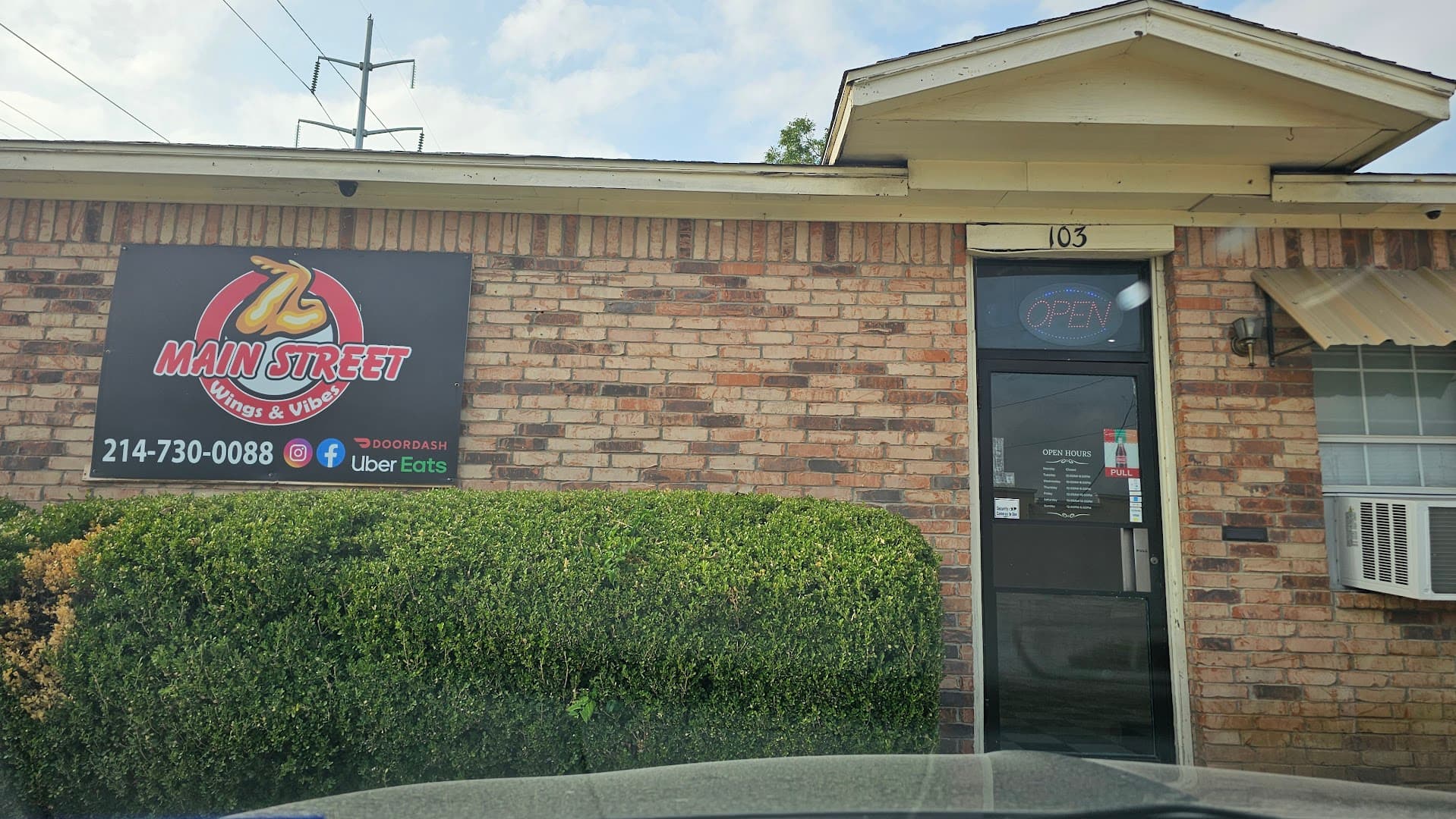 Main Street Wings & Vibes