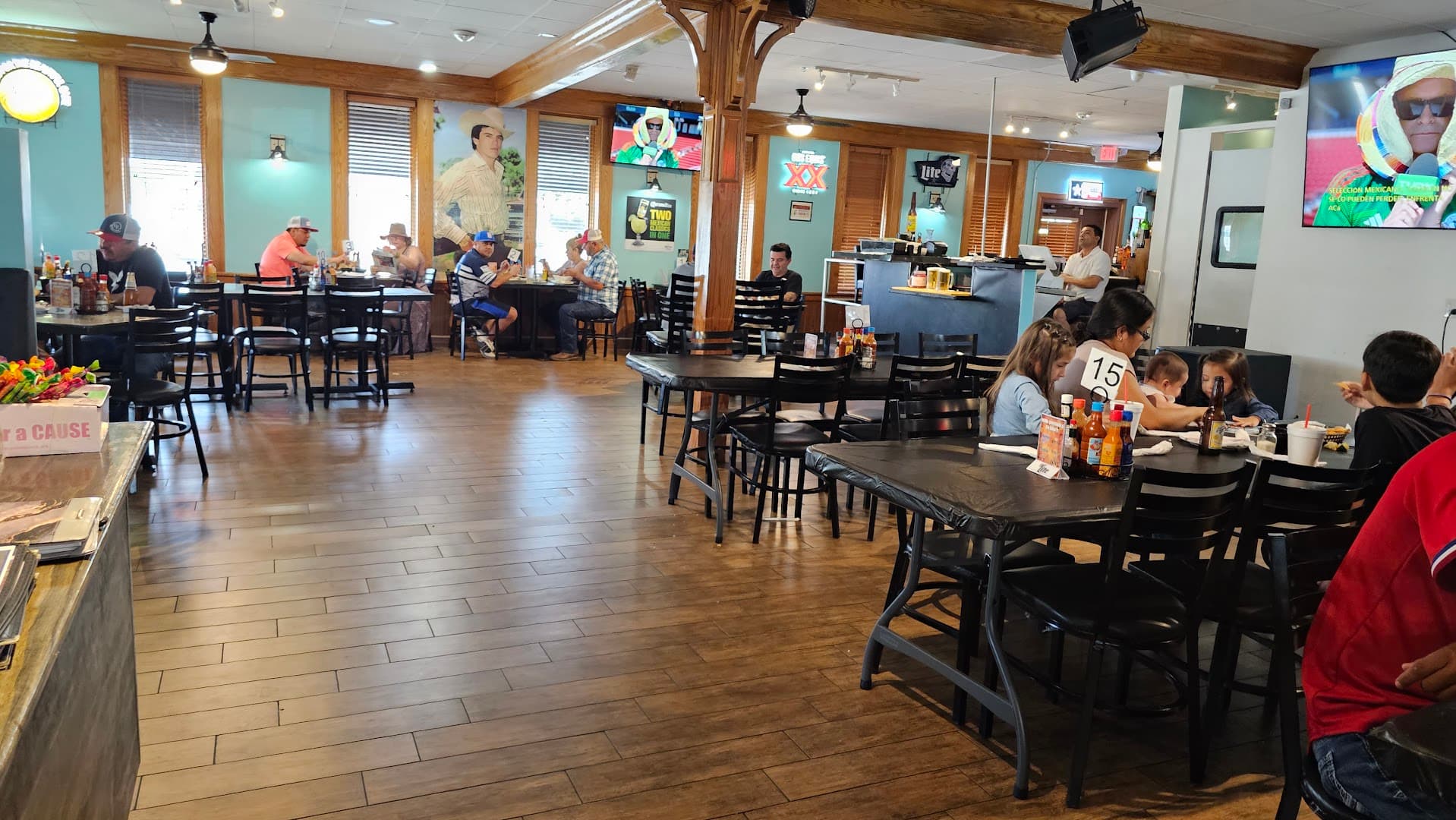 Mariscos el Malecon Bar and Grill