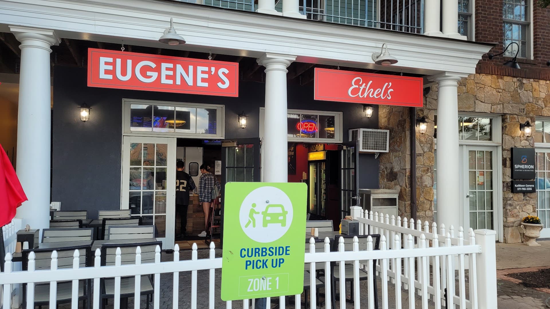 Monroe Bay Oysterette