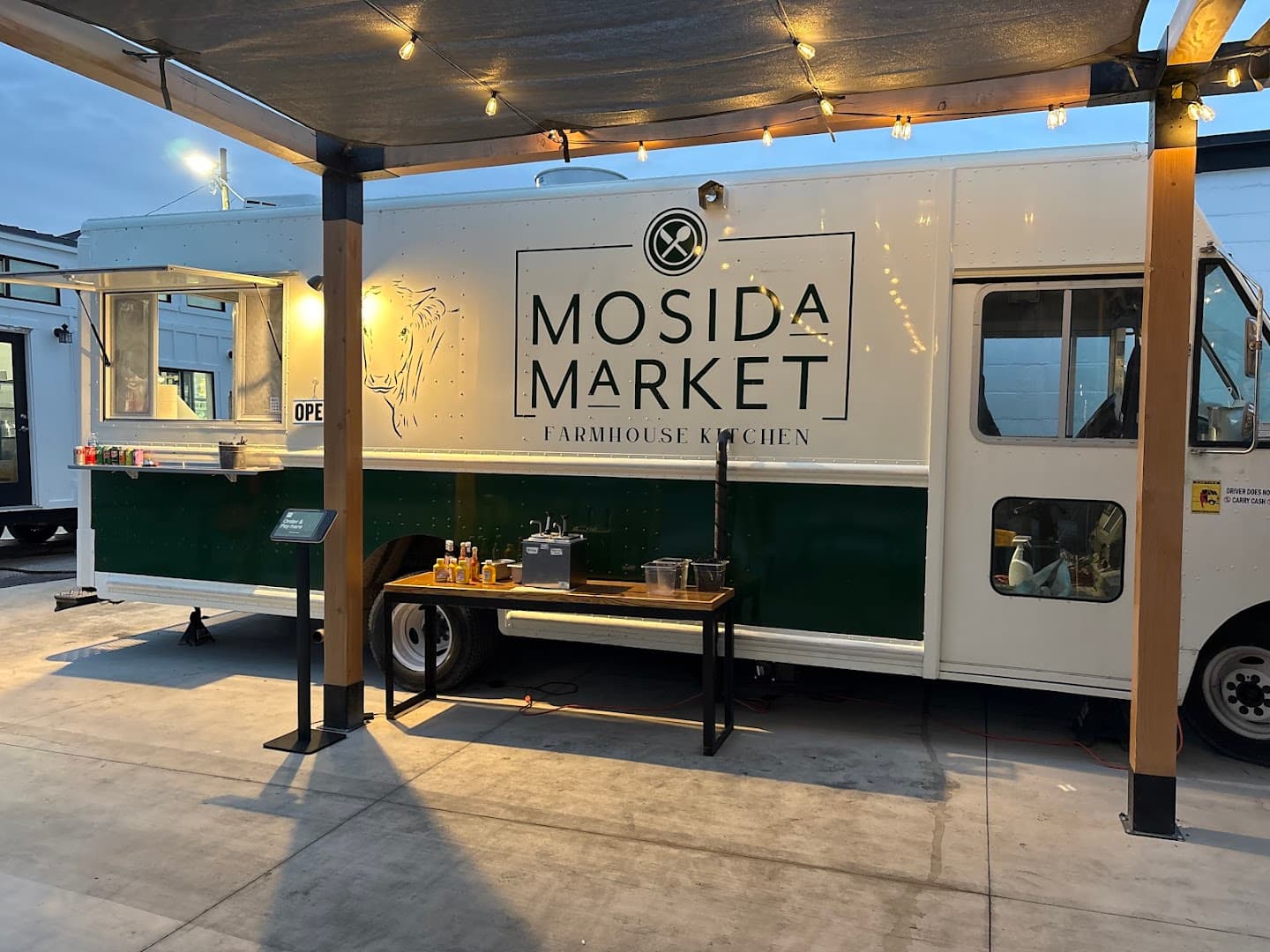 Mosida Market Butcher Shop & Farmhouse Kitchen