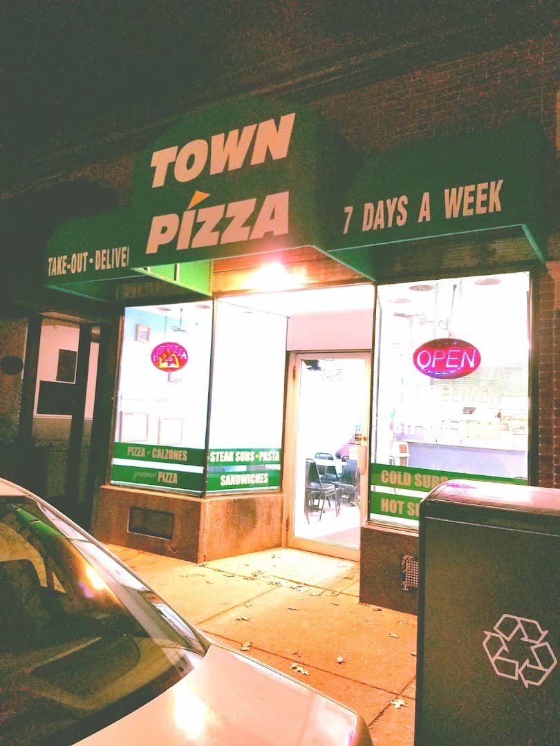 Newton Center Town Pizza