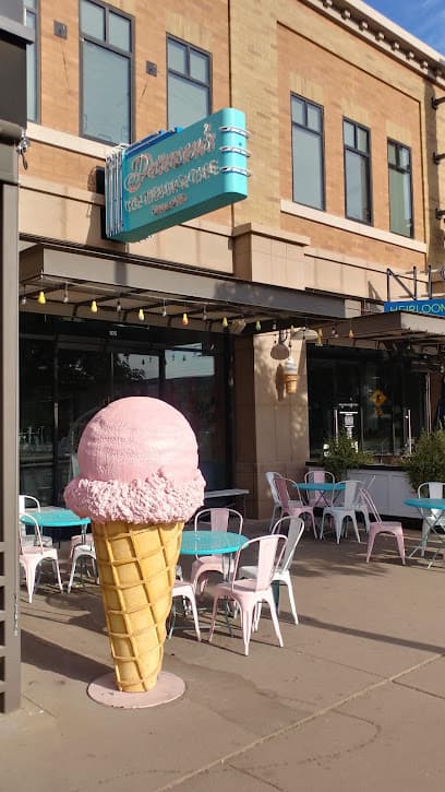 Petersen's Ice Cream and Cafe