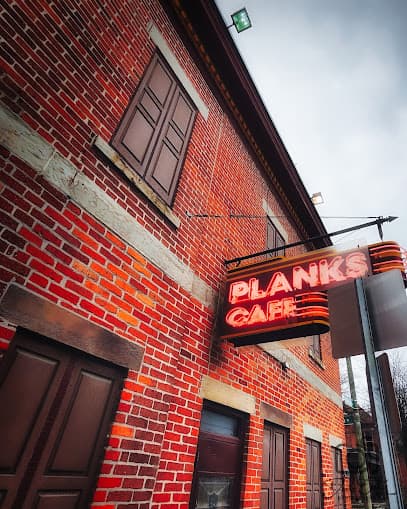Plank's Cafe & Pizzeria