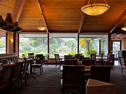 Red Tail Bar & Grill