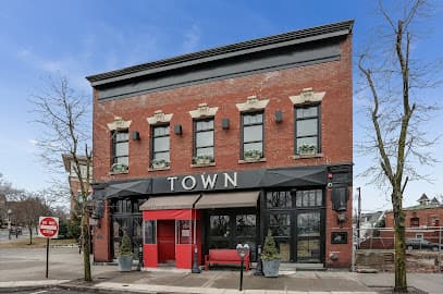Town Bar + Kitchen